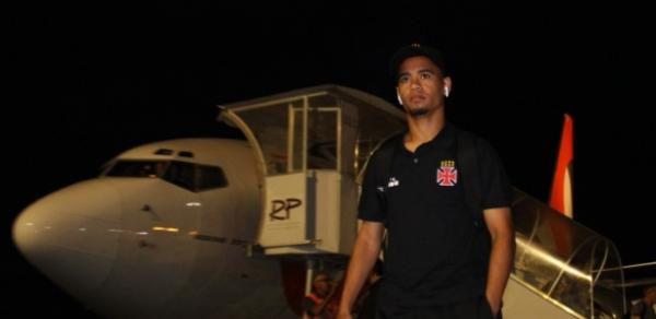 Yago Pikachu desembarca em Chapecó (SC) para a partida com a Chapecoense