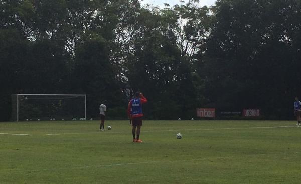 Diego Souza treina no São Paulo neste domingo