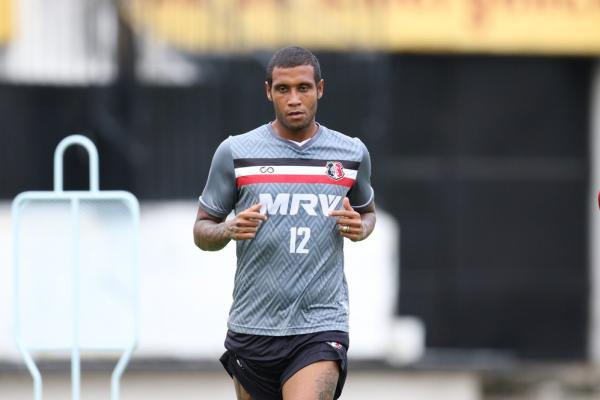 Léo Lima defendeu o Santa Cruz no ano passado