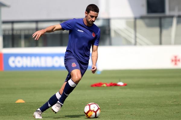 T.Galhardo volta a ser opção na Libertadores após três jogos