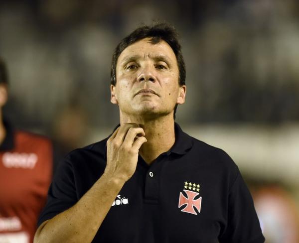 Zé Ricardo na partida entre Vasco e Racing