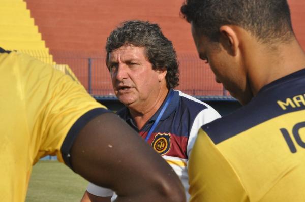 Gilberto tem a missão de comandar o Madureira de volta à Série C