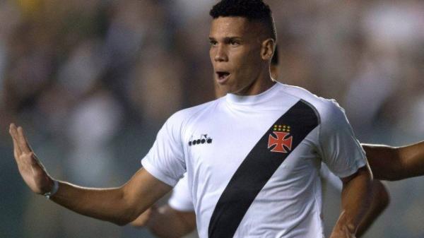 Venda de Paulinho já rende problemas internos no Vasco