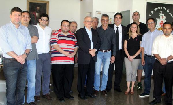 Presidente Alexandre Campello ao lado de juristas na Sala da Presidência