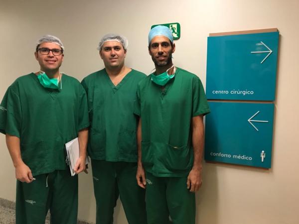 Médicos que participaram da cirurgia do Rildo