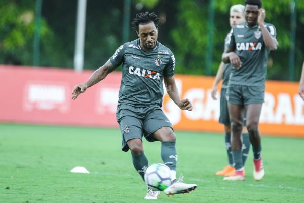 Arouca durante treino do Atlético-MG