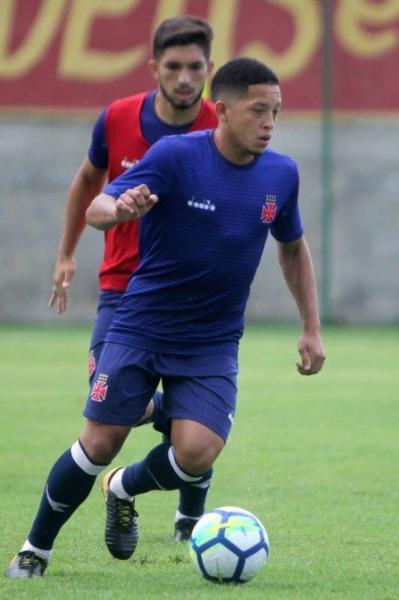 Lucas em treino do Vasco
