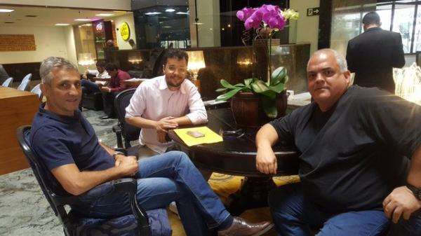 Campello e Luiz Gustavo (à direita), antes da ruptura