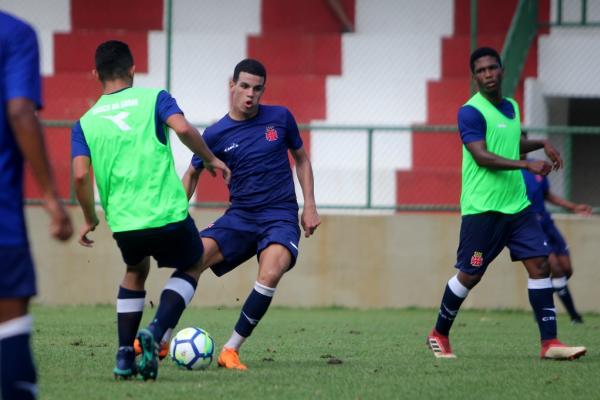 Moresche, do sub-20, se destacou no jogo-treino