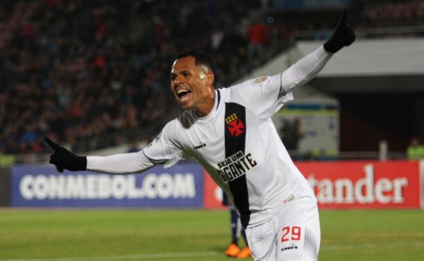 Bruno Silva festeja gol marcado diante da La U