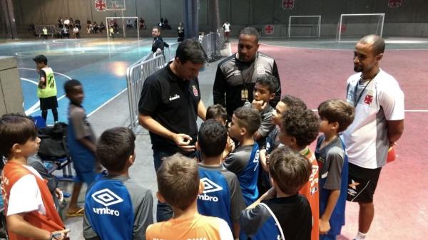 Zé Ricardo parabenizou a equipe pelo trabalho