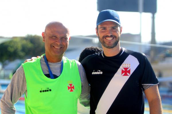 O Medalhista Olímpico em Moscou (1980) Djan Madruga e o Vice-Presidente de Esportes Aquáticos, Tiago Sant'Anna