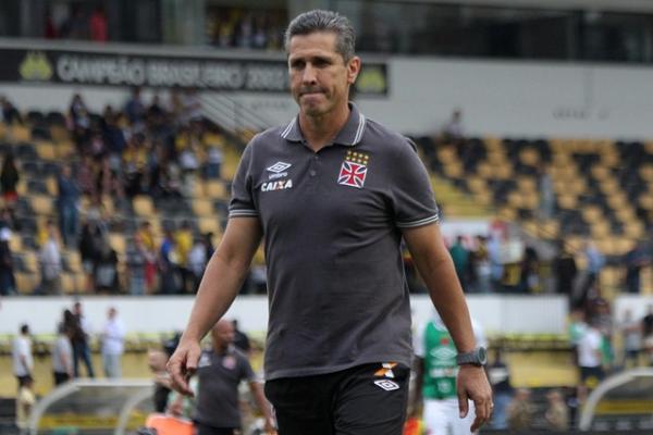 Jorginho comandou o Vasco por 85 vezes entre 2015 e 2016