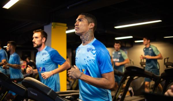 Raniel durante trabalho físico na academia do Hotel em Fortaleza