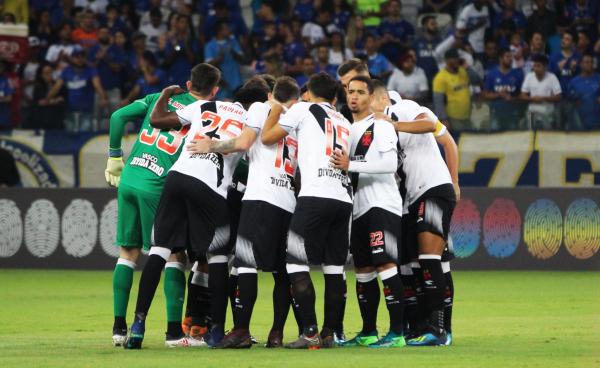 Yago Pikachu comanda corrente antes da bola rolar