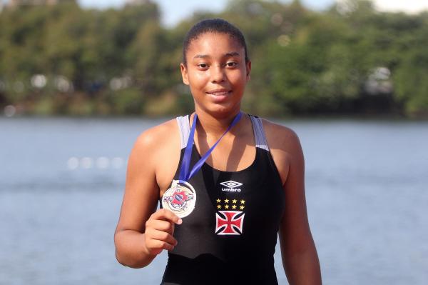 Ana Luiza e a sua rotina de vencer as provas no estadual