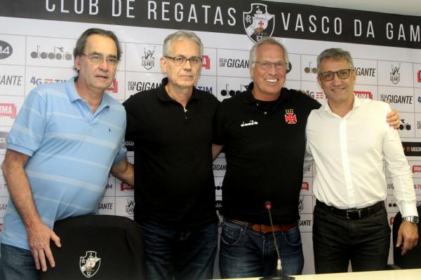 Fernando Lima, Jorge Veríssimo, Alberto Bial e o Presidente Alexandre Campello