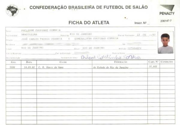 Philippe Coutinho defendeu o futsal do Vasco antes de migrar para o campo