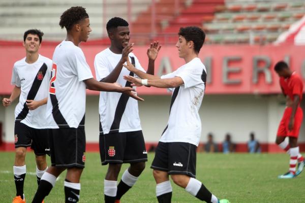 Meninos da Colina comemoram resultado positivo