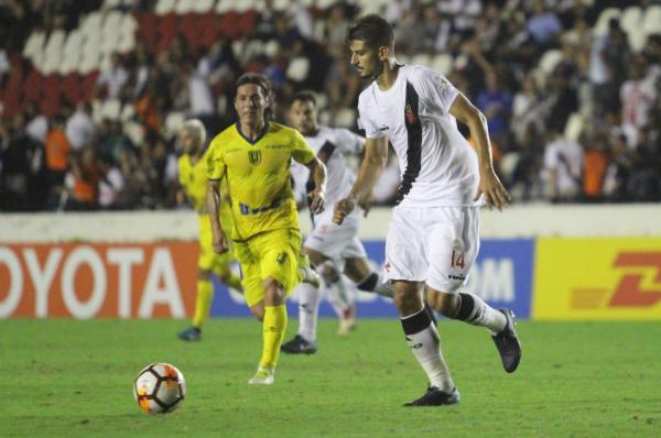 Ricardo em ação durante a preliminar da Libertadores
