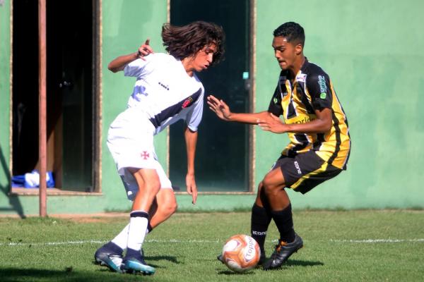 Marlon Gomes marcou o gol do Vasco no duelo