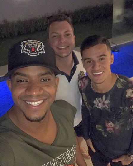 Igor Guedes, David Aguilar e Philippe Coutinho