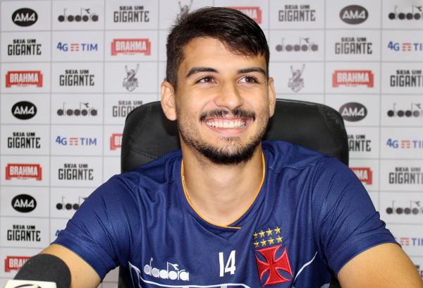 Ricardo concedeu sua primeira entrevista coletiva