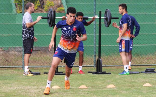 Moresche é um dos caçulas do grupo em Pinheiral