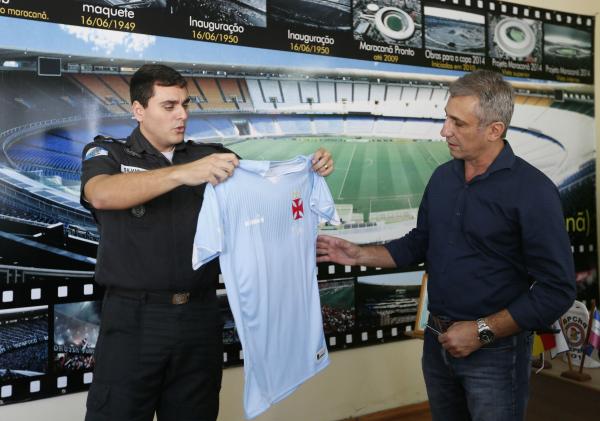 Major Silvio Luiz (à esq.) ao lado do Presidente Alexandre Campello