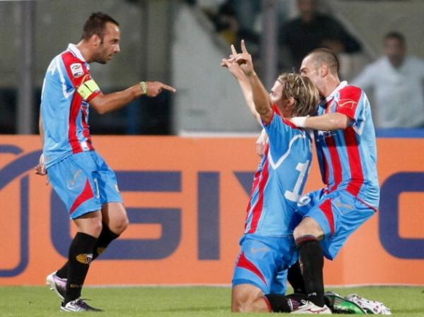 No Catania, Maxi fez 83 jogos, 27 gols e 8 assistências