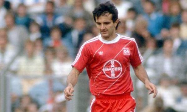 Tita foi peça importante na conquista da Copa da UEFA na temporada 87/88