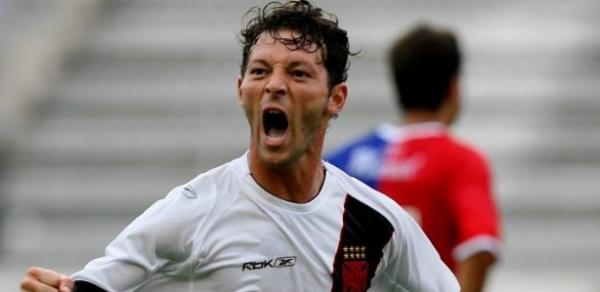 Leandro Amaral fez dois gols e garantiu a classificação do Vasco em 2007