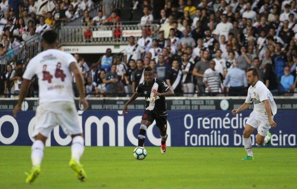 Kelvin foi titular no último confronto em São Januário