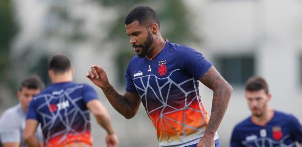 Breno hoje convive com piadas sobre o motivo que o levou à prisão na Alemanha