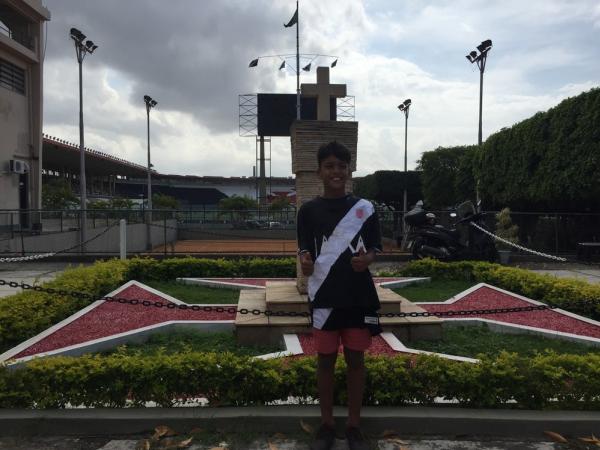 Otávio, torcedor do Vasco, em São Januário