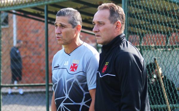 PC Gusmão e Jorginho conversam em Pinheiral