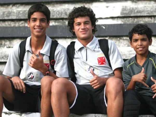 Philippe Coutinho na época de estudante no colégio do Vasco da Gama