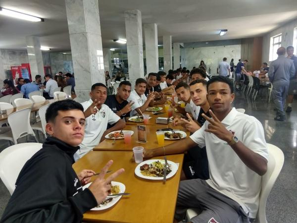 Atletas cariocas almoçaram juntos antes do duelo decisivo em BH