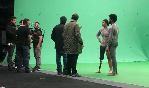 Equipe durante a gravação da nova abertura do Fantásico