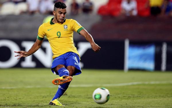 Mosquito chegou a disputar o Mundial sub-17 de 2013 com a seleção brasileira