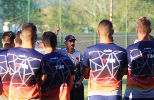 Valdir Bigode comandará o Vasco pela 4ª vez contra o Ceará