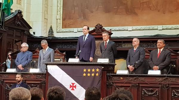 Mesa é composta por Mussa, presidente da Assembleia Geral do Vasco, Alexandre Campello, Diretoria Administrativa. Roberto Monteiro, presidente do Conselho Deliberativo do Vasco, e Edmilson Valentim, do Conselho Fiscal também estão na mesa