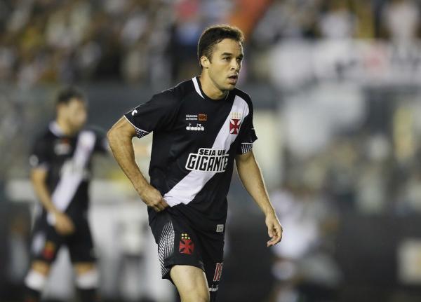 Lenon em sua estreia pelo Gigante da Colina