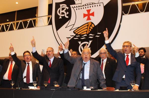 Sessão Solene foi encerrada com o tradicional grito de Casaca