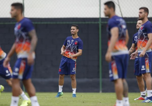 Sorridente Yago Pikachu é o principal destaque vascaíno no Brasileiro