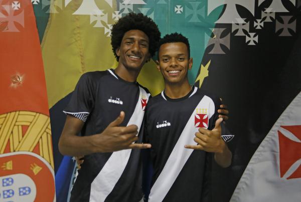 Meninos da Colina comemoram convocação para a seleção sub-17