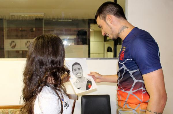 Thiago Galhardo vai transformar desenho num quadro 