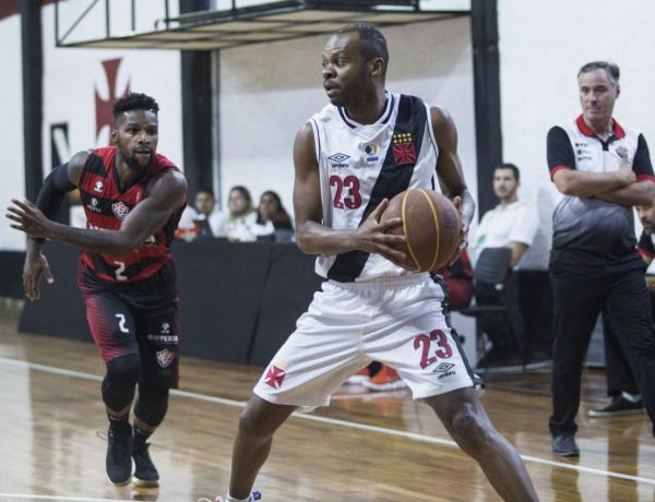 Na últimas duas temporadas, Nezinho defendeu as cores do Vasco; armador volta à Brasília depois de quatro anos