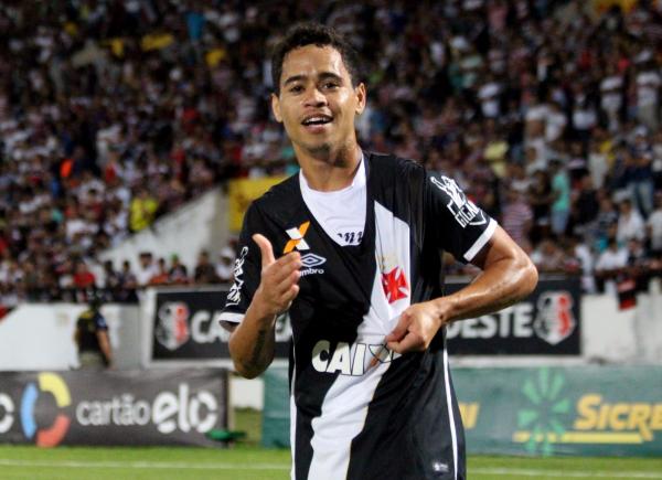 Yago Pikachu comemorando gol pelo Vasco em 2016