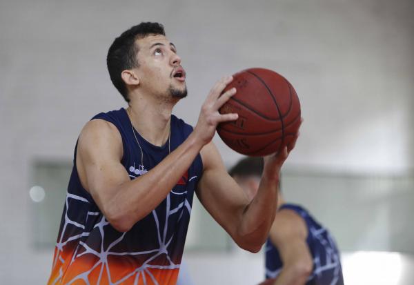 Rafa Oliveira foi o cestinha do Vasco no último jogo, ao lado de Holloway